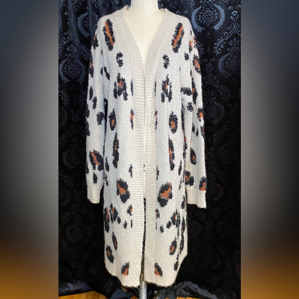 Knox Rose Animal Print Cardigan in Black and Orange